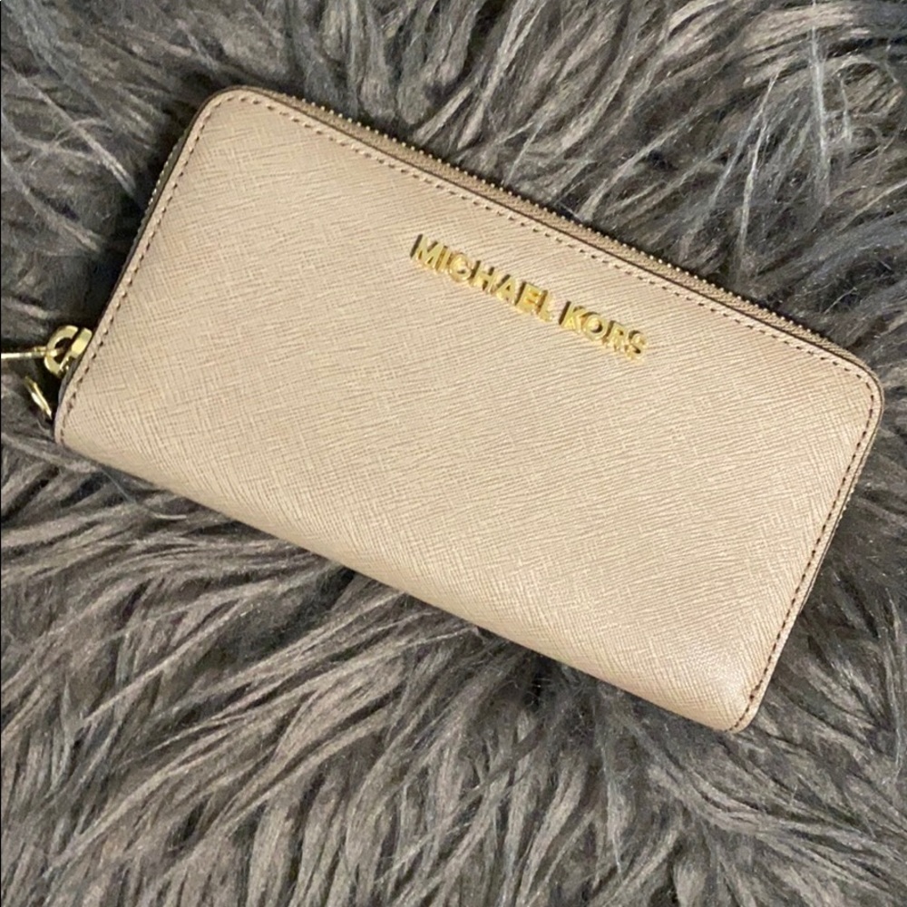 Michael Kors Wristlet